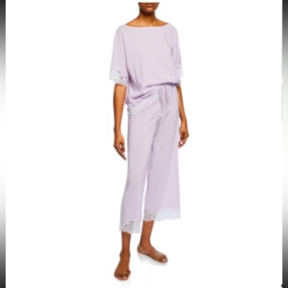 Natori Lace-Trim Short-Sleeve Lounge Set in beautiful Lavender color, NWT